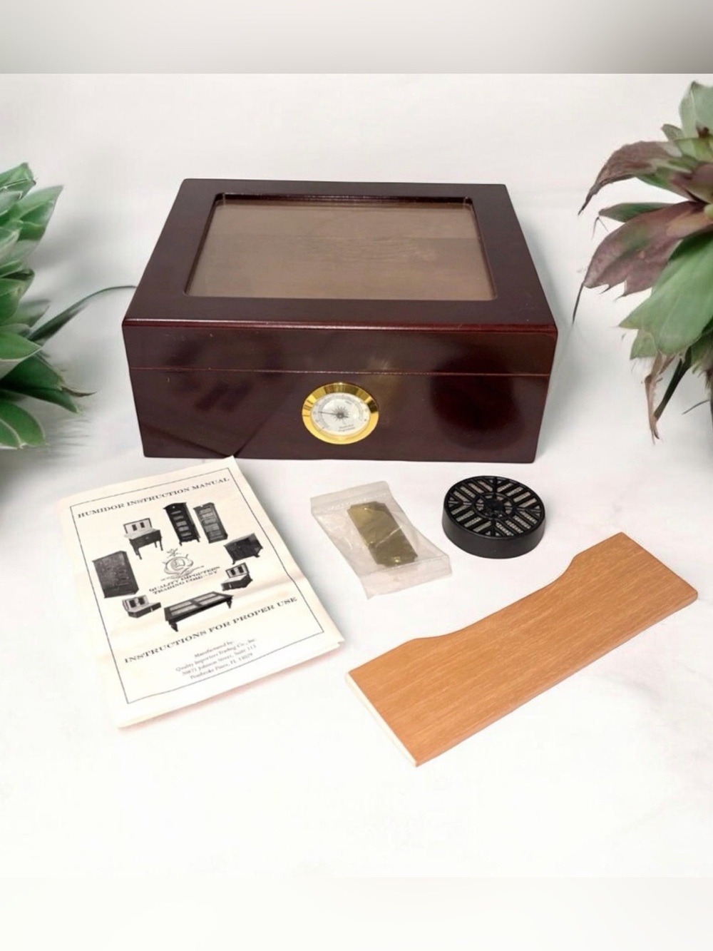 Quality Importers Wood Glass Top Cigar Humidor Cherry Finish With Hygrometer